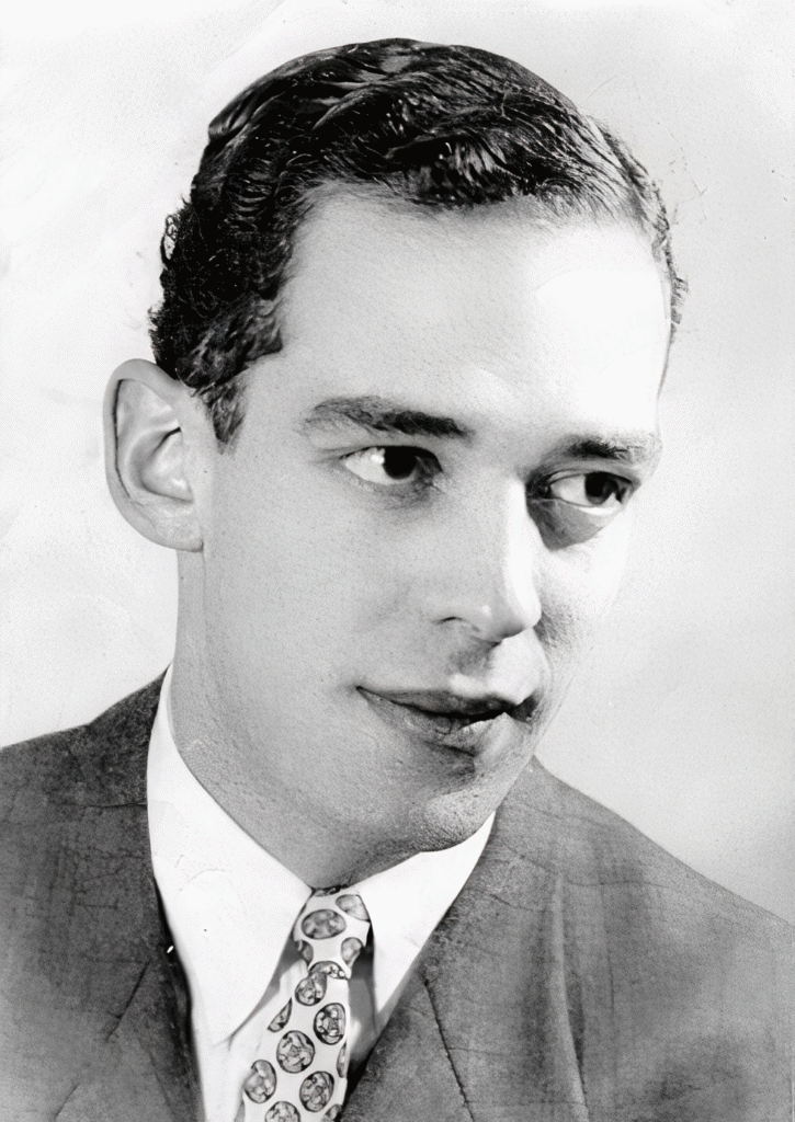 Regresa de Alemania para terminar sus estudios en el colegio San Bartolomé.